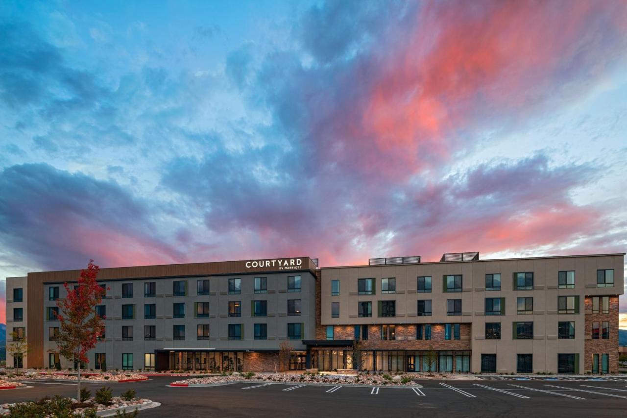 Готель Courtyard By Marriott Colorado Springs North, Air Force Academy Екстер'єр фото